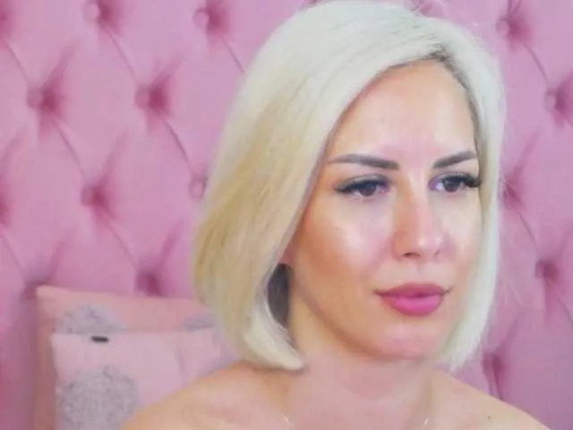 Live sex webcam photo for persiaa1 #278025212