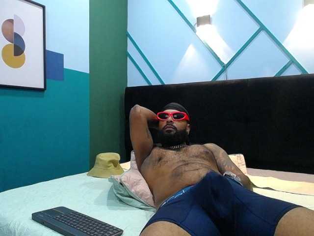 Live sex webcam photo for peterparkxxx #275986542