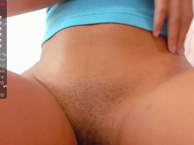 Live sex webcam photo for petite-pussy #275689333