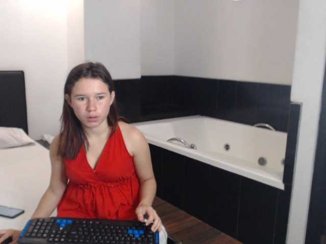 Live sex webcam photo for petite-selene #272930338