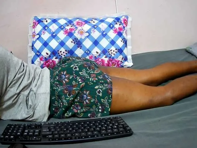 Live sex webcam photo for petite-tasha #291328645