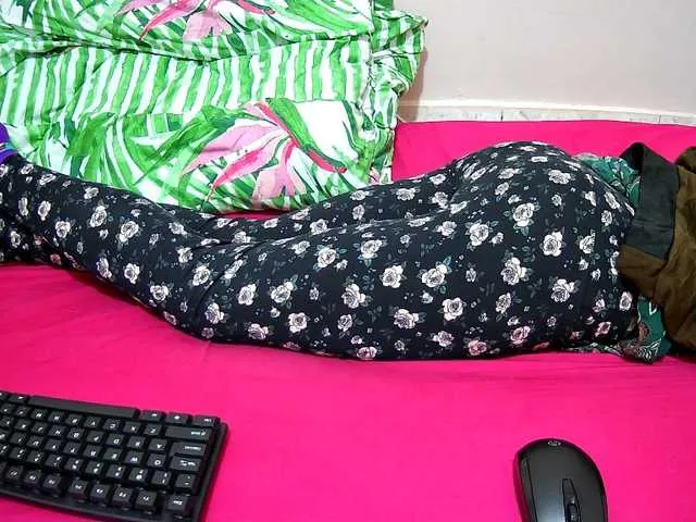 Live sex webcam photo for petite-tasha #291598562