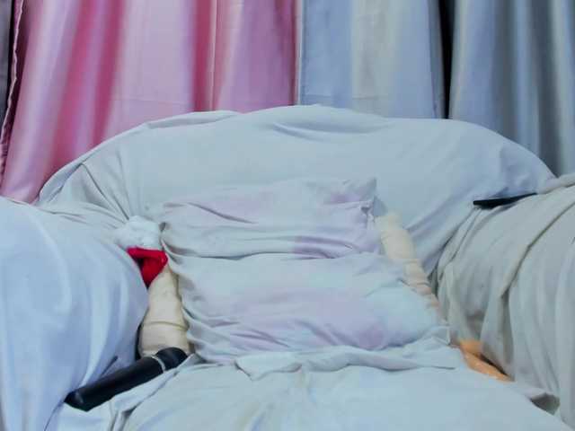 Live sex webcam photo for petiteamor #291275776