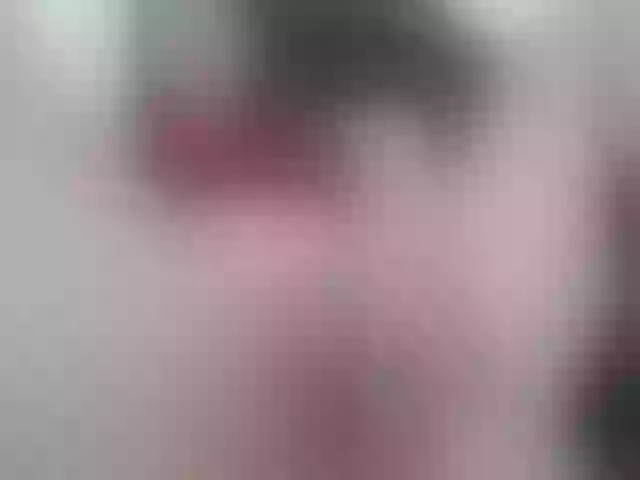 Live sex webcam photo for petiteamor #291977545