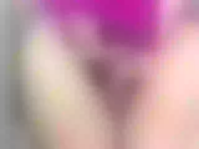 Live sex webcam photo for petiteamor #292192715