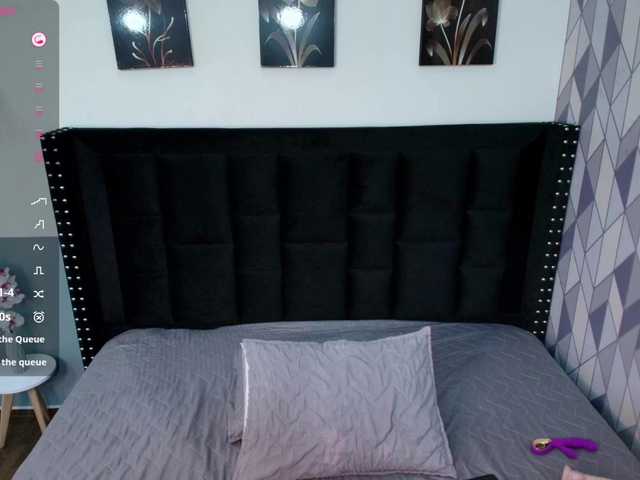 Live sex webcam photo for petitelittleebony #290547945