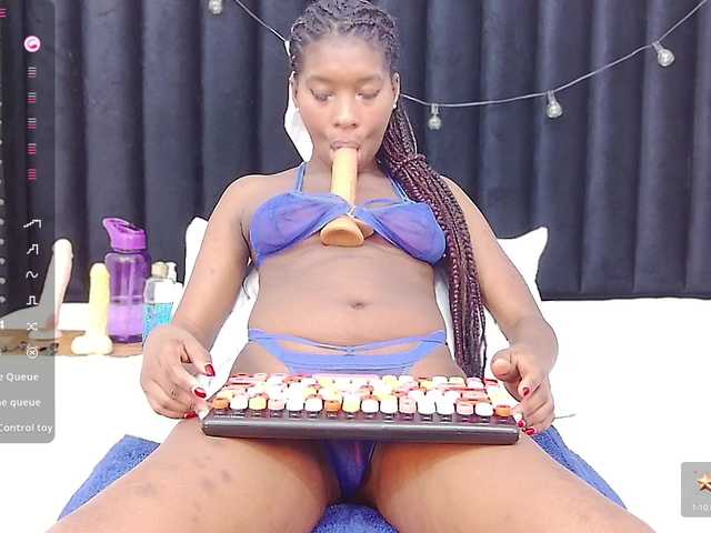 Live sex webcam photo for petitelittleebony #290857695