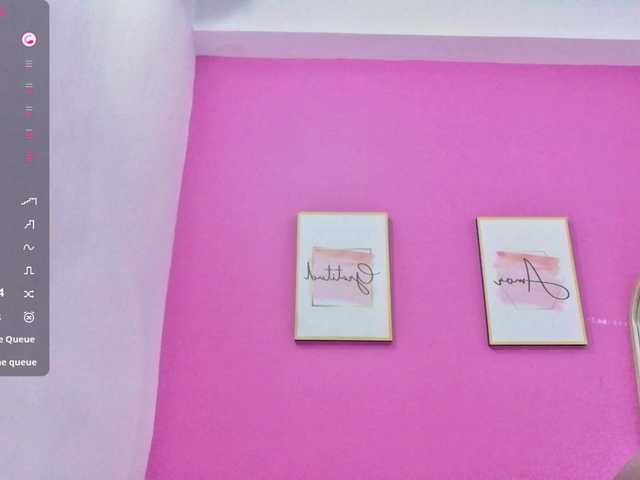 Live sex webcam photo for petitelittleebony #291057478