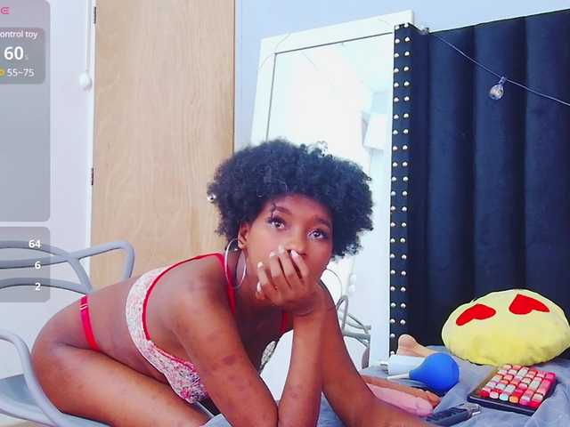 Live sex webcam photo for petitelittleebony #291228301