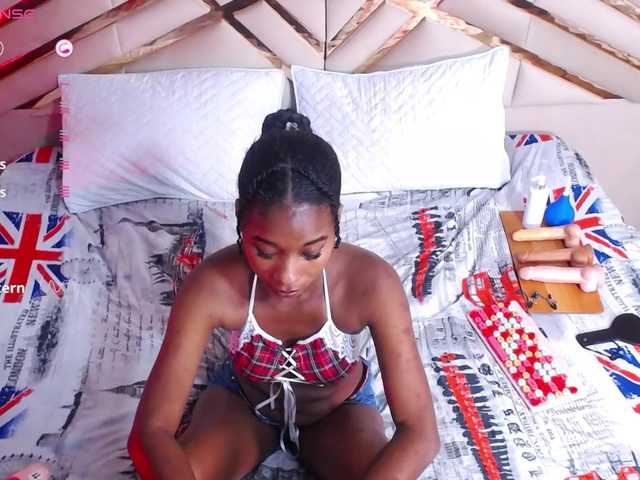 Live sex webcam photo for petitelittleebony #291294317