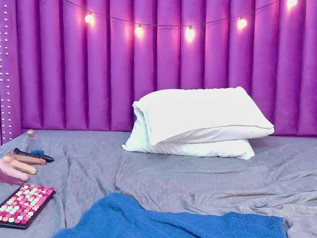 Live sex webcam photo for petitelittleebony #291619045