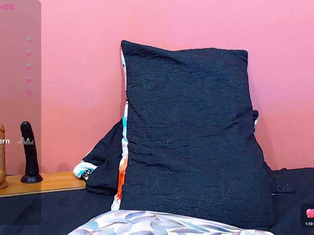 Live sex webcam photo for petitelittleebony #291659420