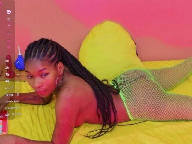 Live sex webcam photo for petitelittleebony #291898303