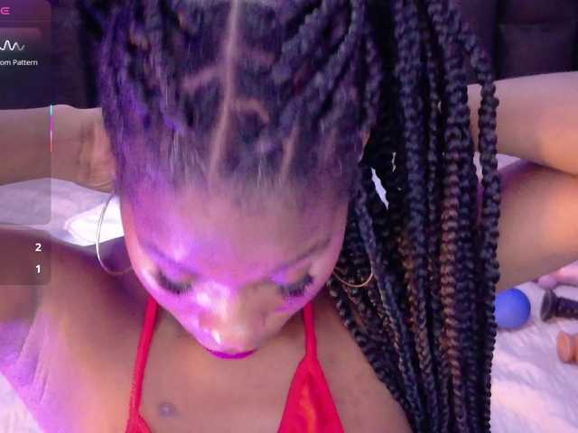 Live sex webcam photo for petitelittleebony #291978671