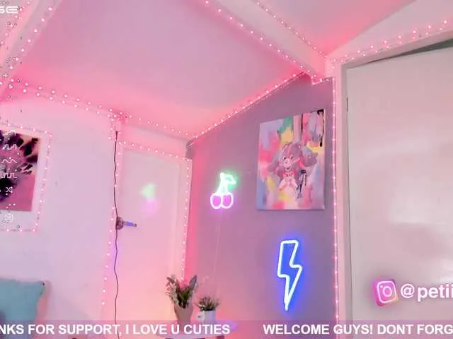 Live sex webcam photo for petitepix #275794970