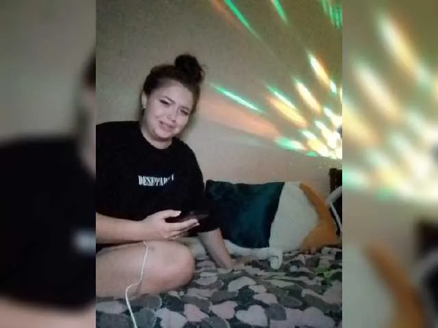 Live sex webcam photo for petites-reines #276344145