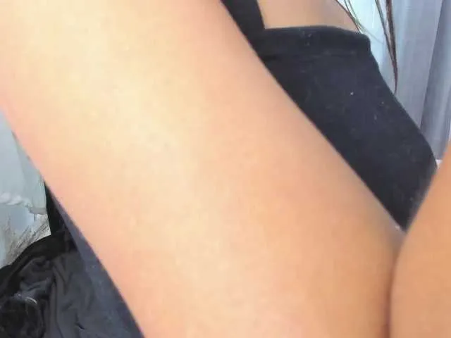 Live sex webcam photo for petitte27 #288059452
