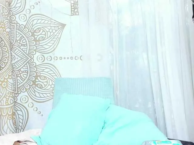 Live sex webcam photo for petitte27 #288059533