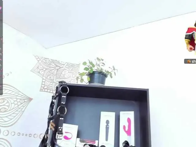 Live sex webcam photo for petitte27 #288059619
