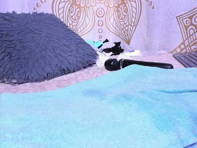 Live sex webcam photo for petitte27 #290344095