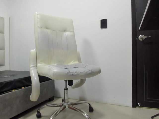 Live sex webcam photo for peyton-wat #291918936