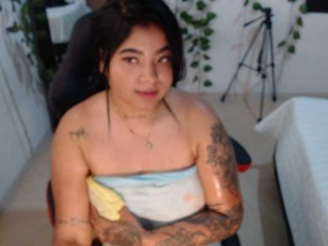 Live sex webcam photo for phenelope-22 #274322580