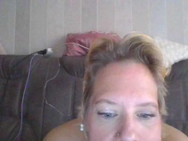 Live sex webcam photo for pia1980 #276226500