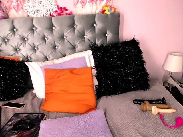 Live sex webcam photo for pilijenner #271811786