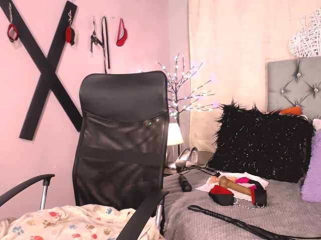 Live sex webcam photo for pilijenner #272354416