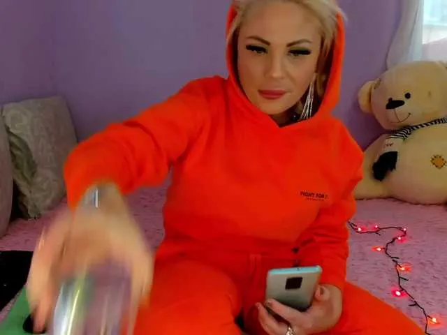 Live sex webcam photo for pink0811 #272280165
