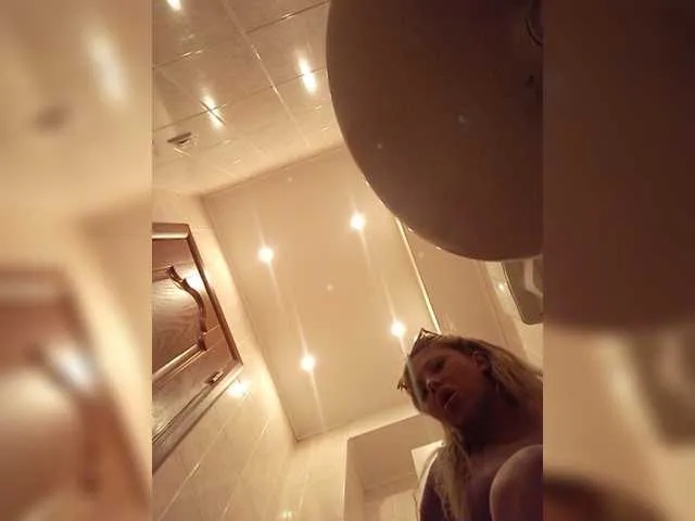 Live sex webcam photo for pink0811 #273996181