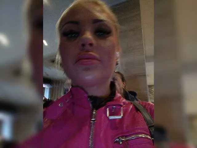Live sex webcam photo for pink0811 #275671542