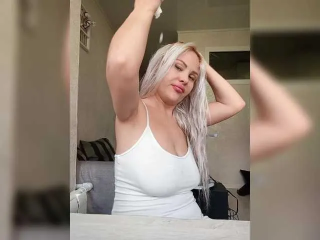Live sex webcam photo for pink0811 #290144392