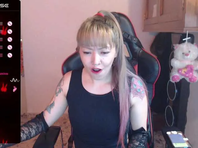 Live sex webcam photo for pink2019 #278165136