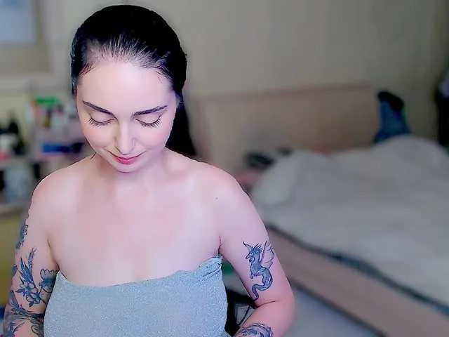 Live sex webcam photo for pinkiepie1997 #275597773