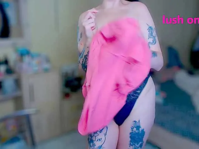 Live sex webcam photo for pinkiepie1997 #275622096
