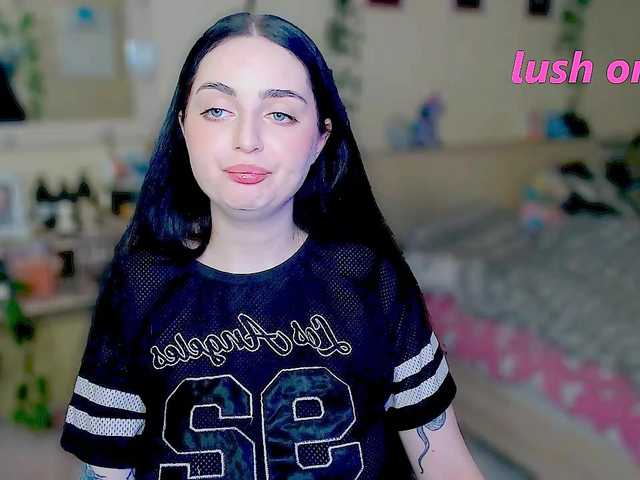Live sex webcam photo for pinkiepie1997 #276648610