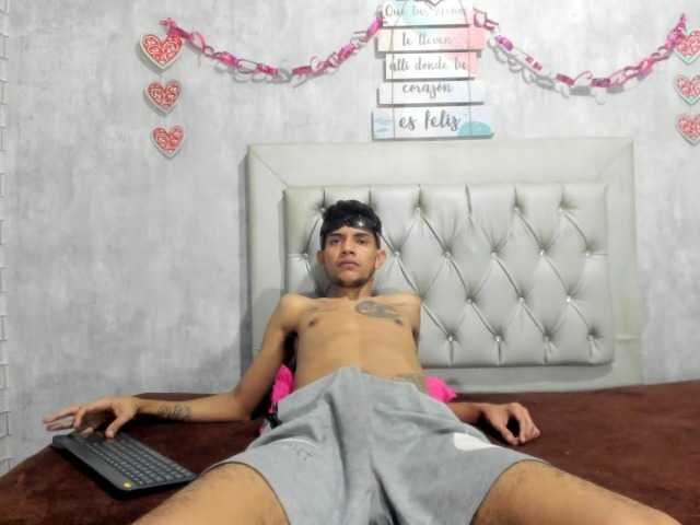 Live sex webcam photo for piter23blcak1 #277446600