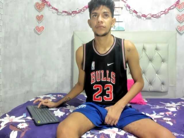 Live sex webcam photo for piter23blcak1 #277506912