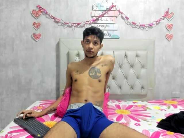 Live sex webcam photo for piter23blcak1 #277553488