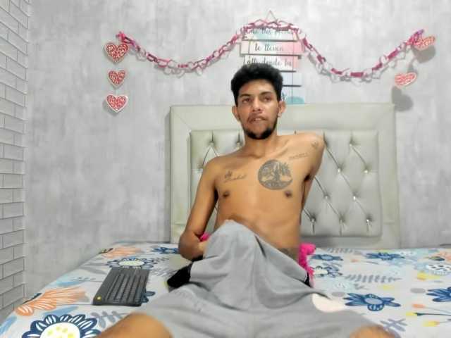 Live sex webcam photo for piter23blcak1 #277593092