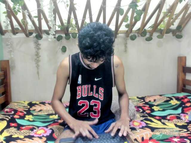 Live sex webcam photo for piter23blcak1 #277732876