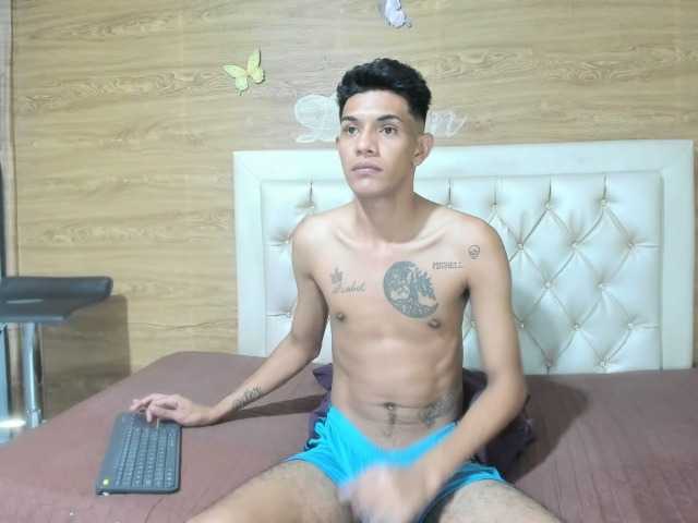 Live sex webcam photo for piter23blcak1 #278162245