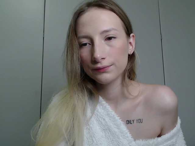 Live sex webcam photo for pixiemia #271703314