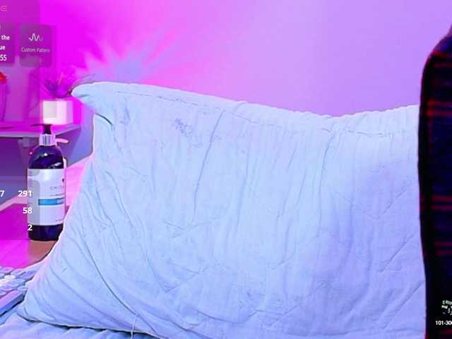 Live sex webcam photo for playfulcurvy #291443135