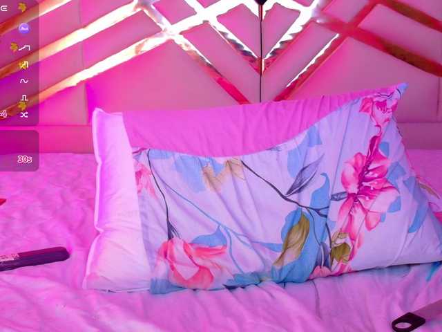 Live sex webcam photo for playfulcurvy #292070693