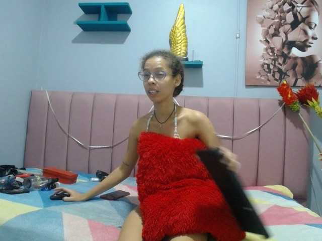 Live sex webcam photo for pleasergirls-latinas #275854871