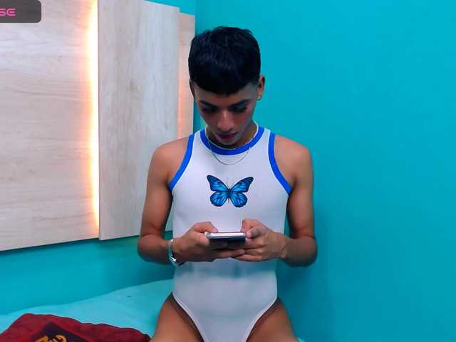 Live sex webcam photo for poisonfemmeboy #276207874