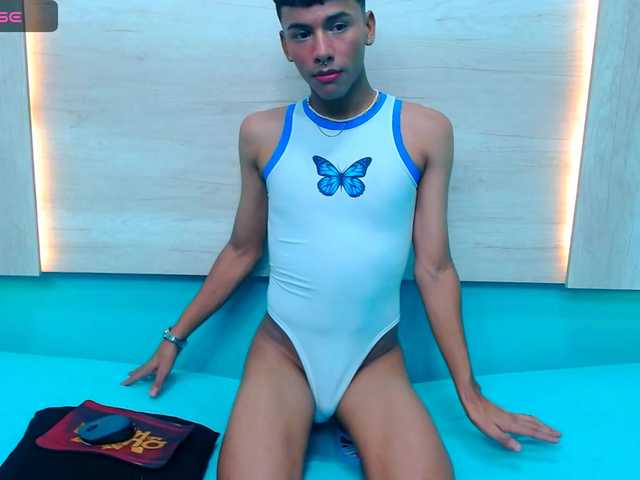 Live sex webcam photo for poisonfemmeboy #276272423