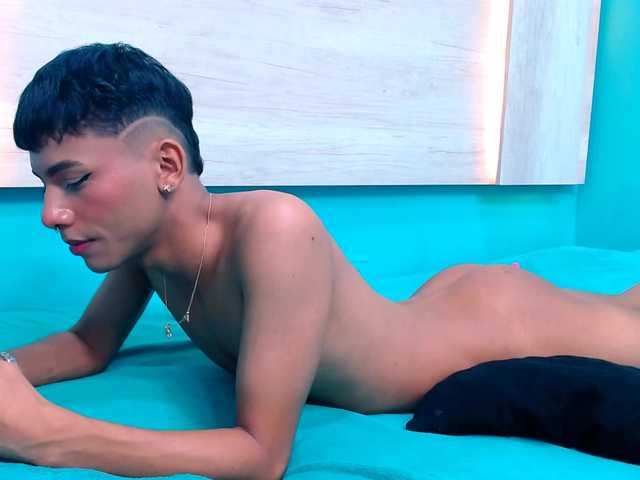 Live sex webcam photo for poisonfemmeboy #276389549